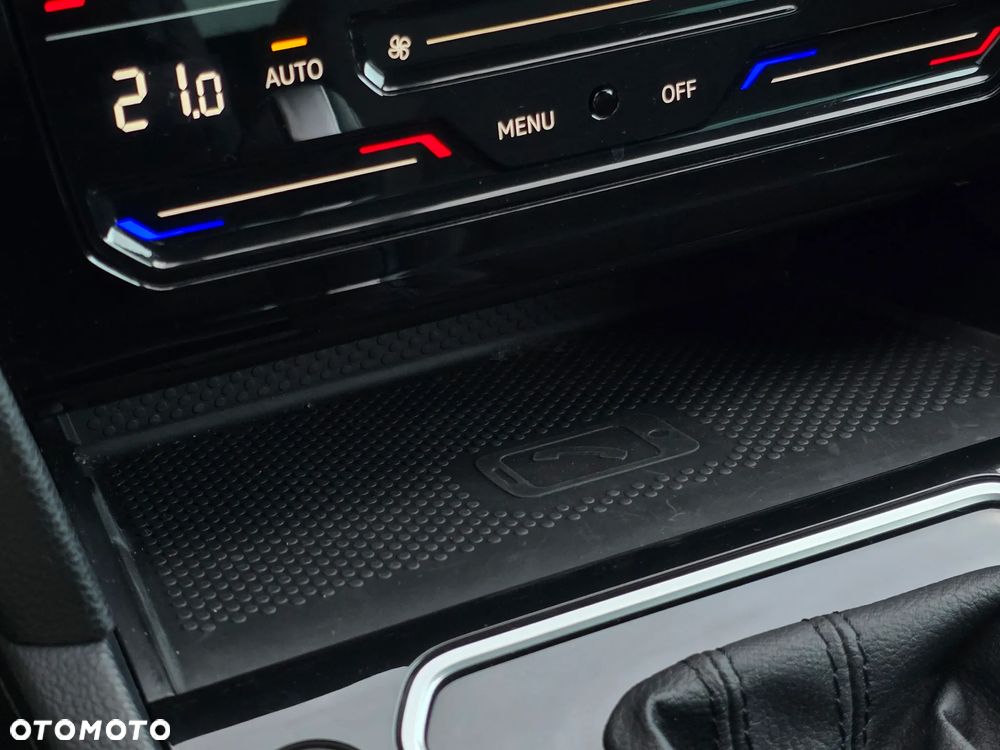 Volkswagen Passat 2.0 TSI Elegance DSG - 29