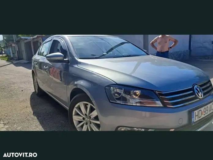 Volkswagen Passat 2.0 TDI DPF Blue TDI Comfortline - 5