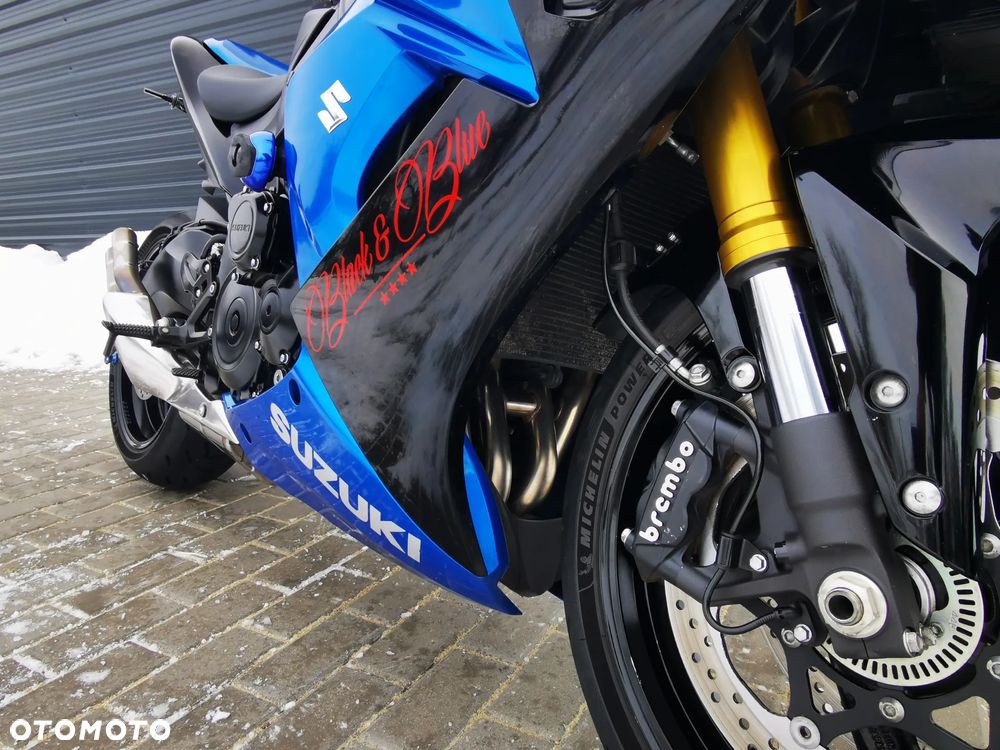 Suzuki GSX - 27