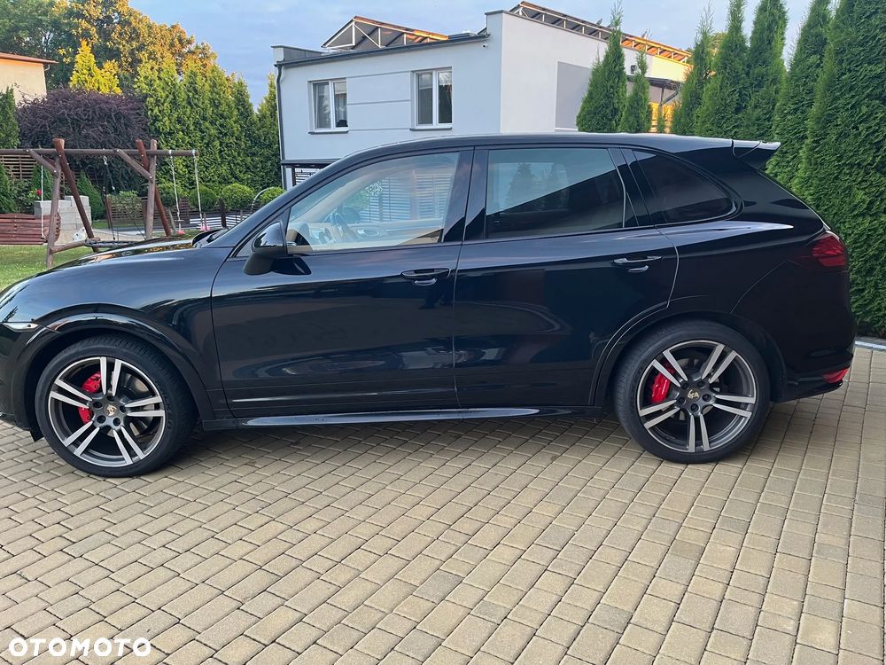 Porsche Cayenne GTS - 4