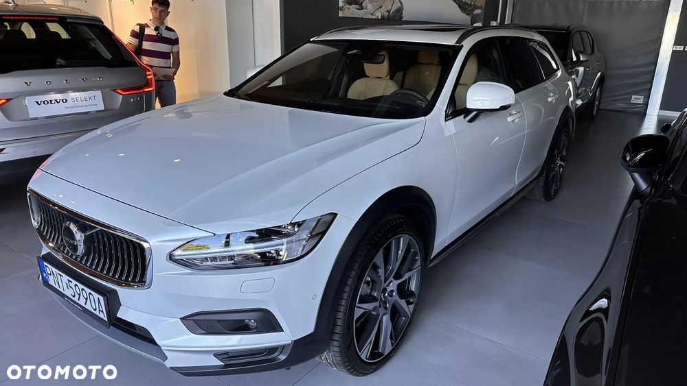 Volvo V90 Cross Country B5 D AWD Ultimate - 17