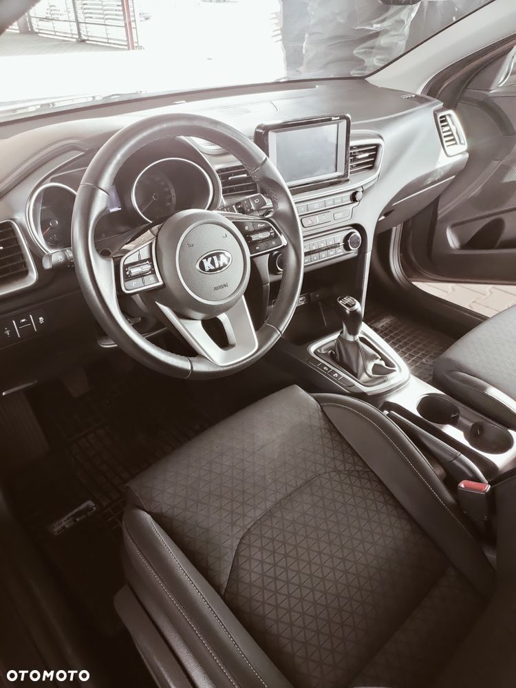 Kia Ceed 1.4 T-GDI M - 17