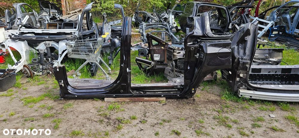 Chrysler Pacifica 2016- Próg lewy Ćwiartka lewa Bok lewy Słupek środkowy przedni A B kolor PUV - 1