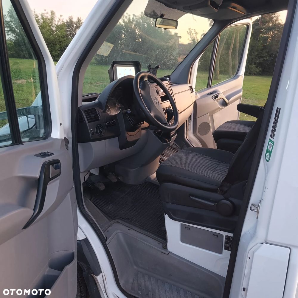 Mercedes-Benz Sprinter - 11