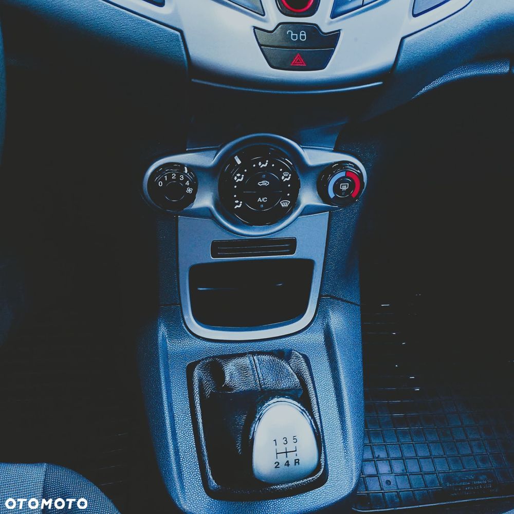 Ford Fiesta 1.25 Ambiente - 16