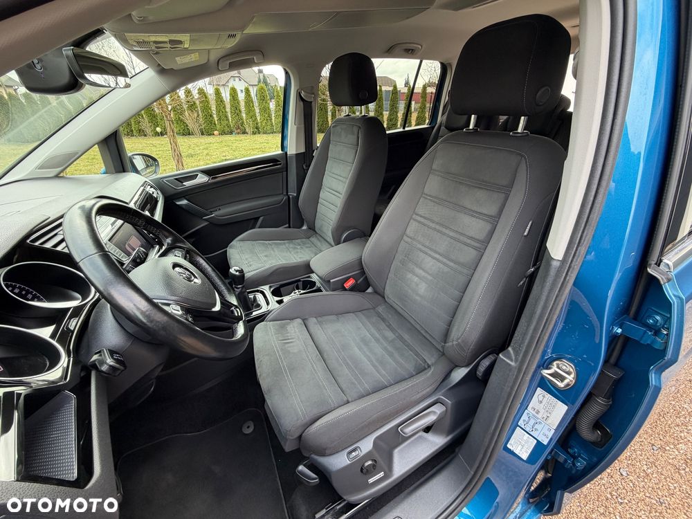 Volkswagen Touran - 6