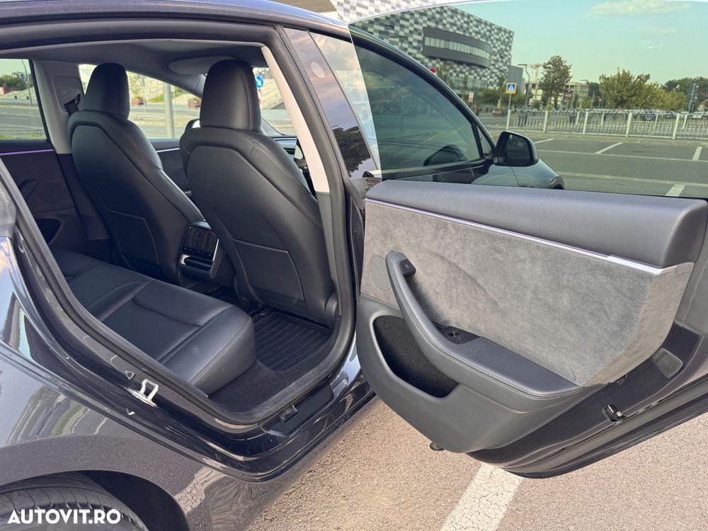Tesla Model 3 Long Range - 20