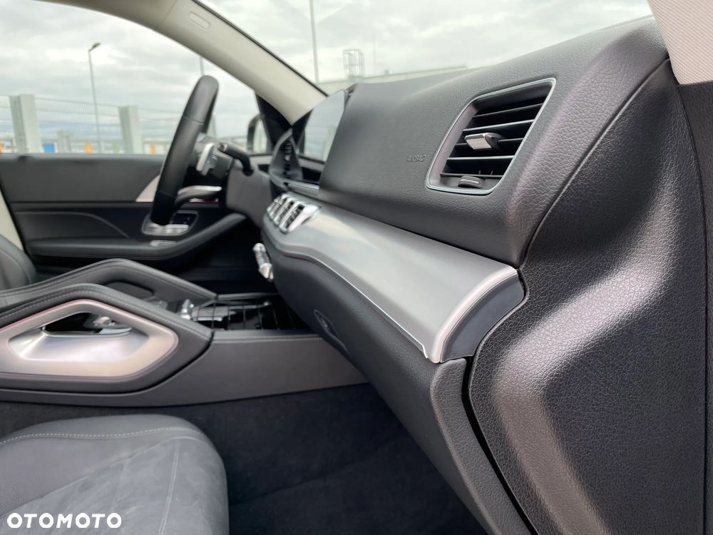 Mercedes-Benz GLE 300 d 4Matic 9G-TRONIC AMG Line - 30