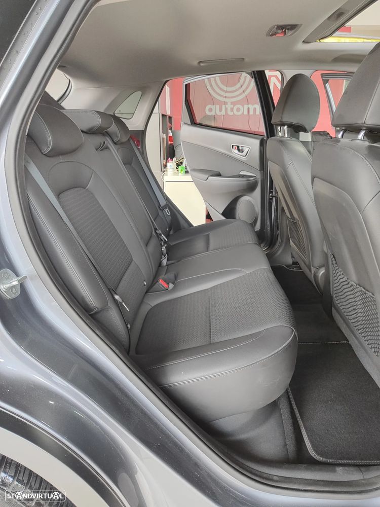 Hyundai Kauai 64 kWh Premium+P.Premium - 17