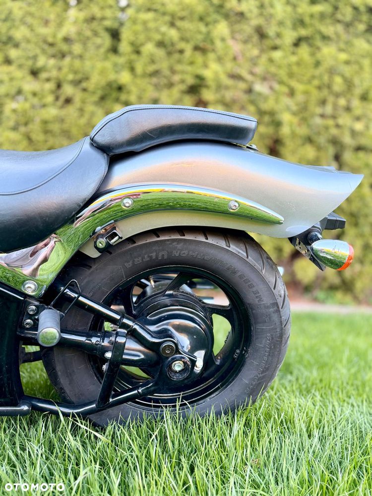 Suzuki Intruder - 12