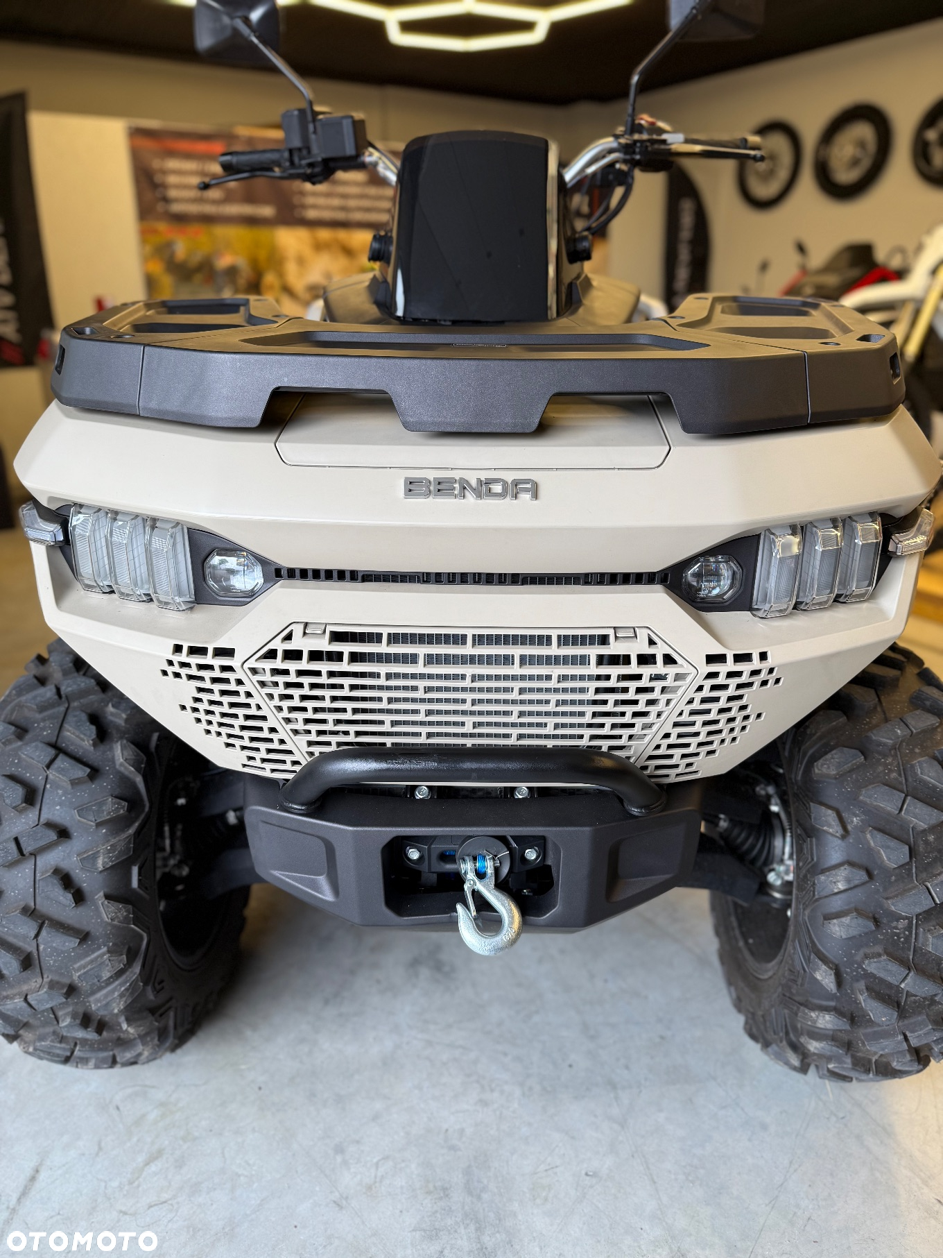 Benda Redstone 550