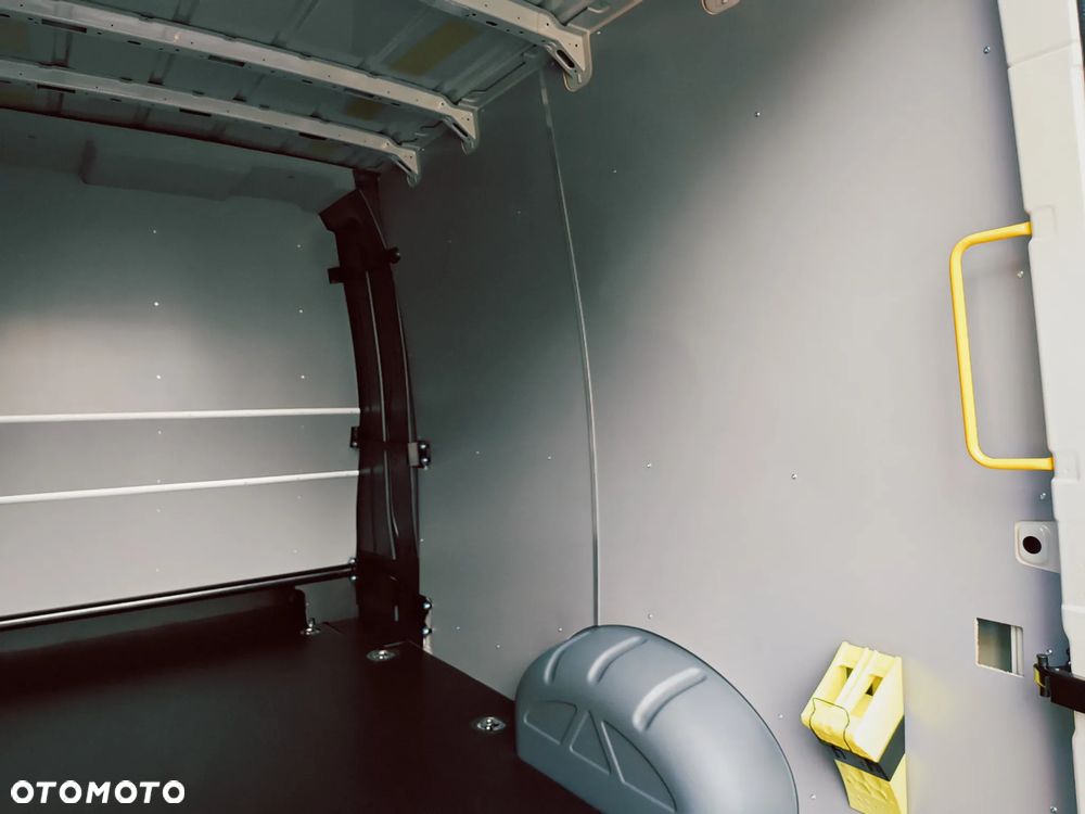 Volkswagen Crafter - 12