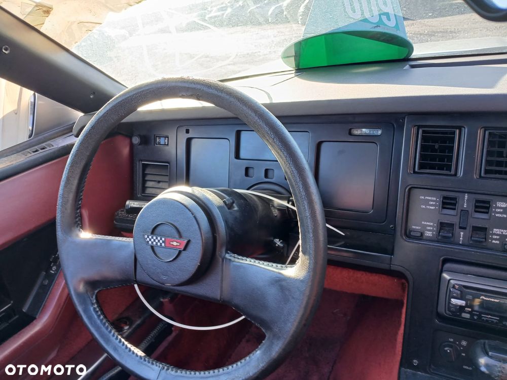 Chevrolet Corvette - 29