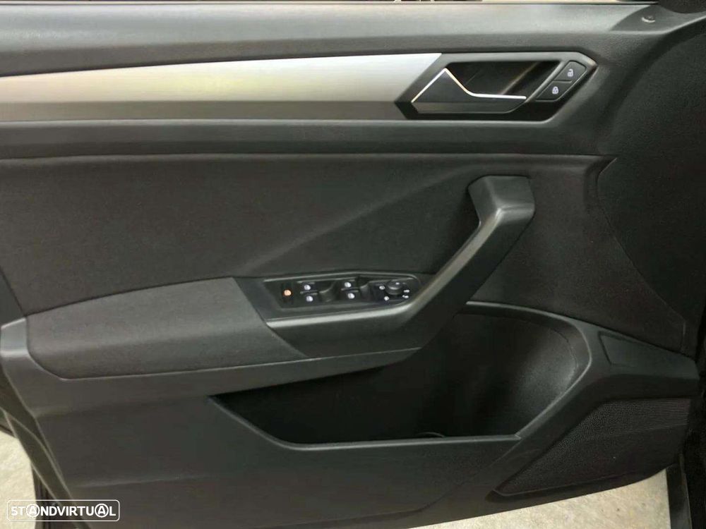 VW T-Roc 1.0 TSI Urban - 21