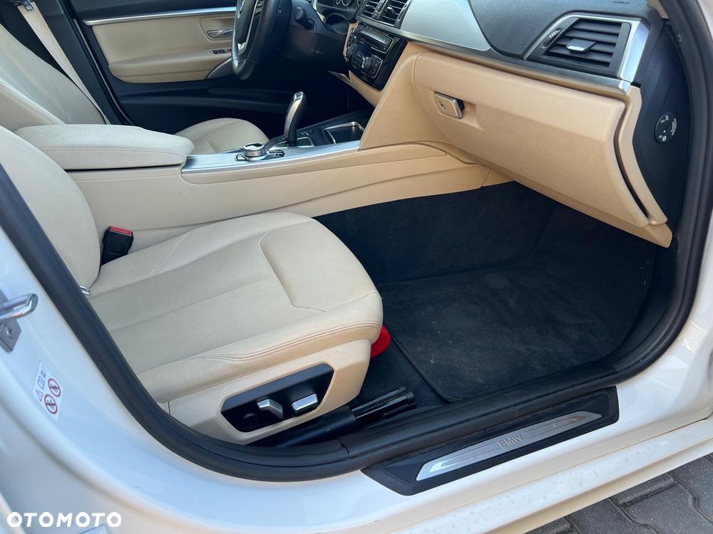 BMW Seria 3 318i Luxury Line - 18