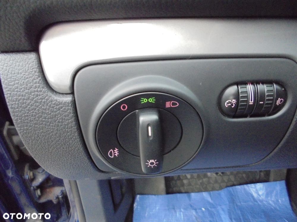 Volkswagen Golf 1.6 TDI DPF Comfortline - 9