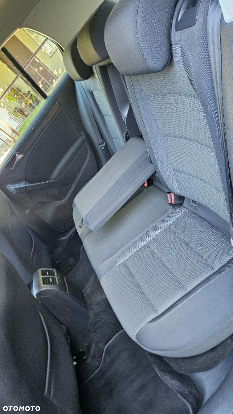 Volkswagen Golf - 15