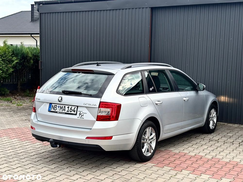 Skoda Octavia 1.6 TDI Ambiente - 9