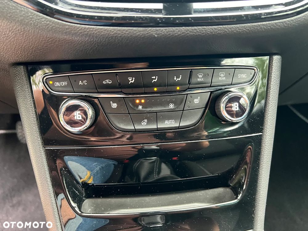 Opel Astra 1.4 Turbo Innovation - 28