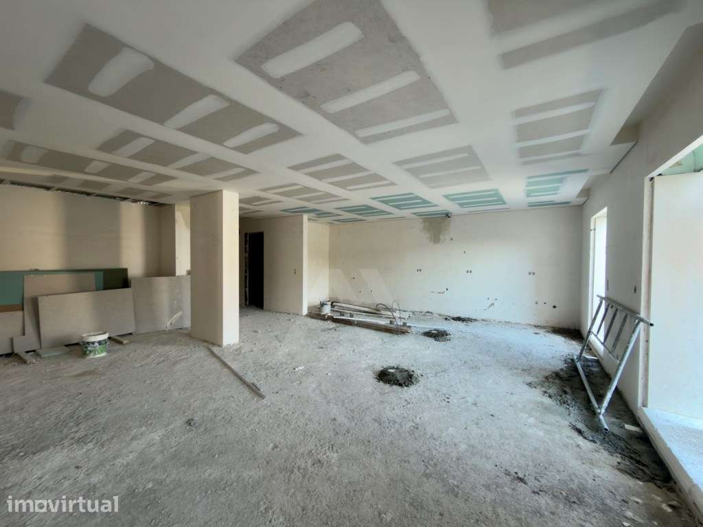 Apartamento T4 Duplex em Alcabideche com Garagem Box e Jacuzzi - Grande imagem: 2/49