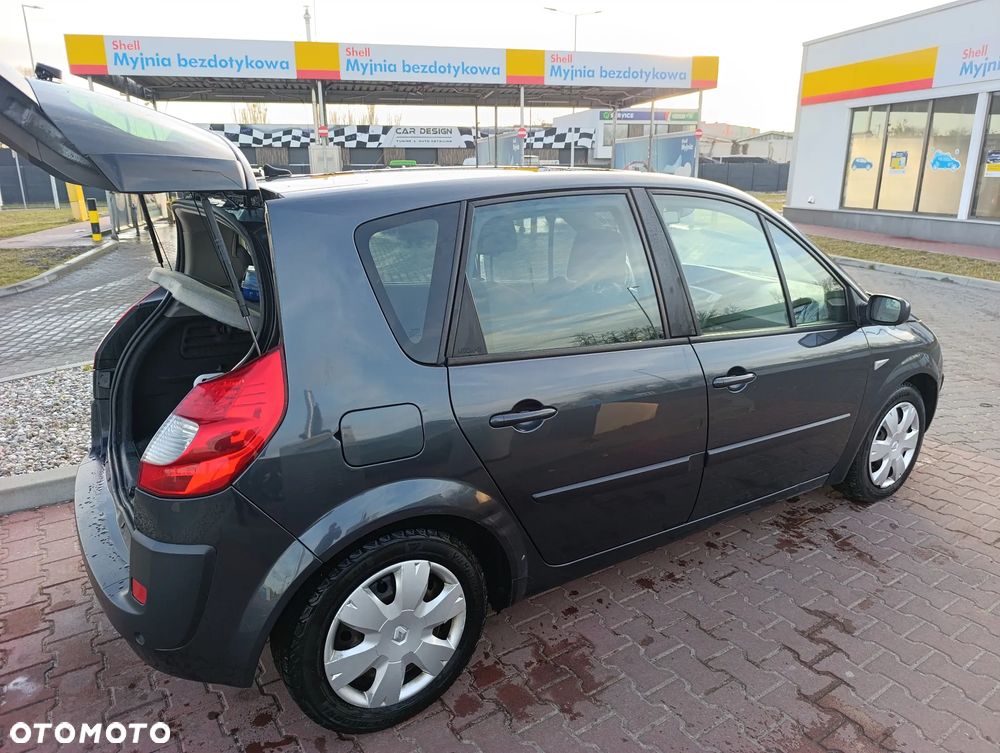 Renault Scenic 1.9 dCi FAP Conquest - 6