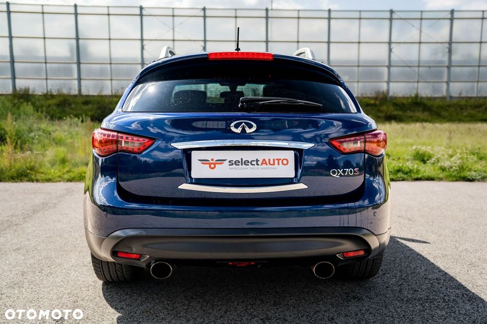 Infiniti QX70 - 6