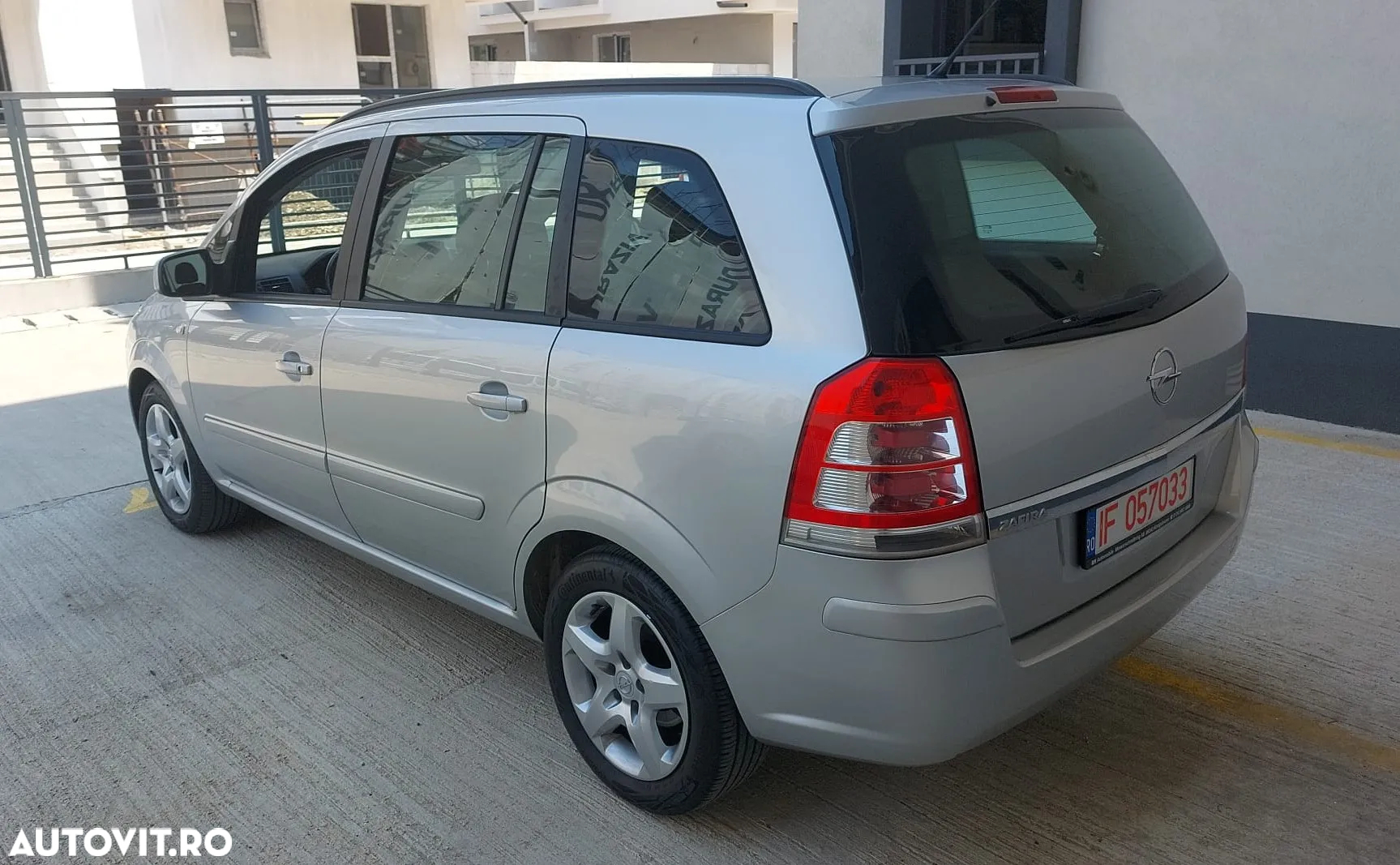 Opel Zafira 1.8 Easytronic Family Plus - 2