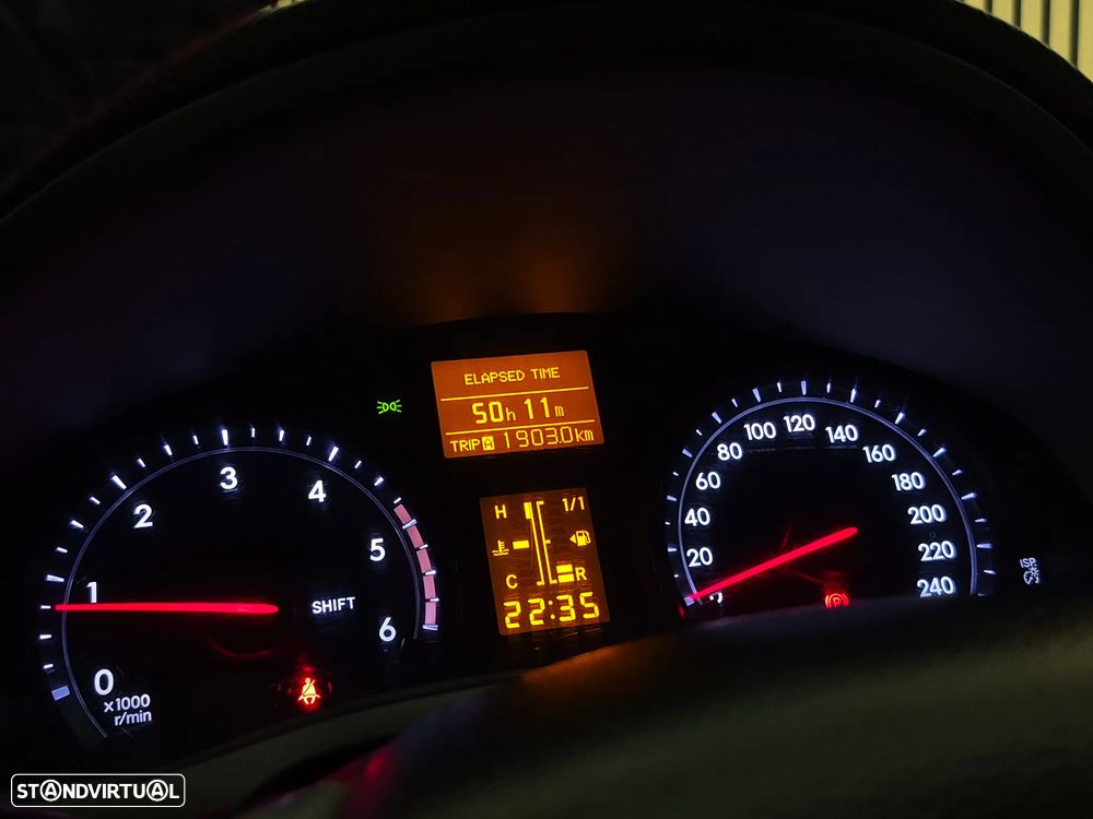 Toyota Avensis SW 2.0 D-4D Exclusive - 15