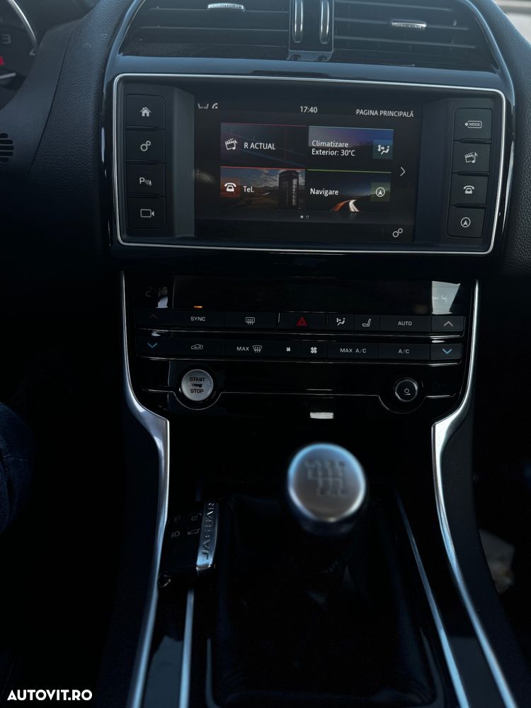 Jaguar XE 2.0 Portfolio - 5