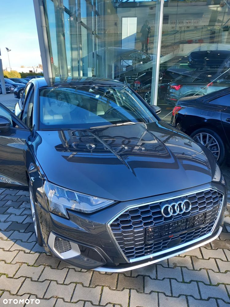 Audi A3 Sportback - 2
