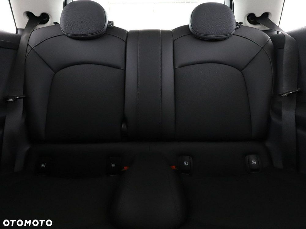 MINI Cooper Essential Trim - 18