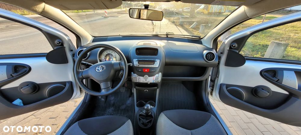 Toyota Aygo 1.0 VVT-i Sol EU5 - 11