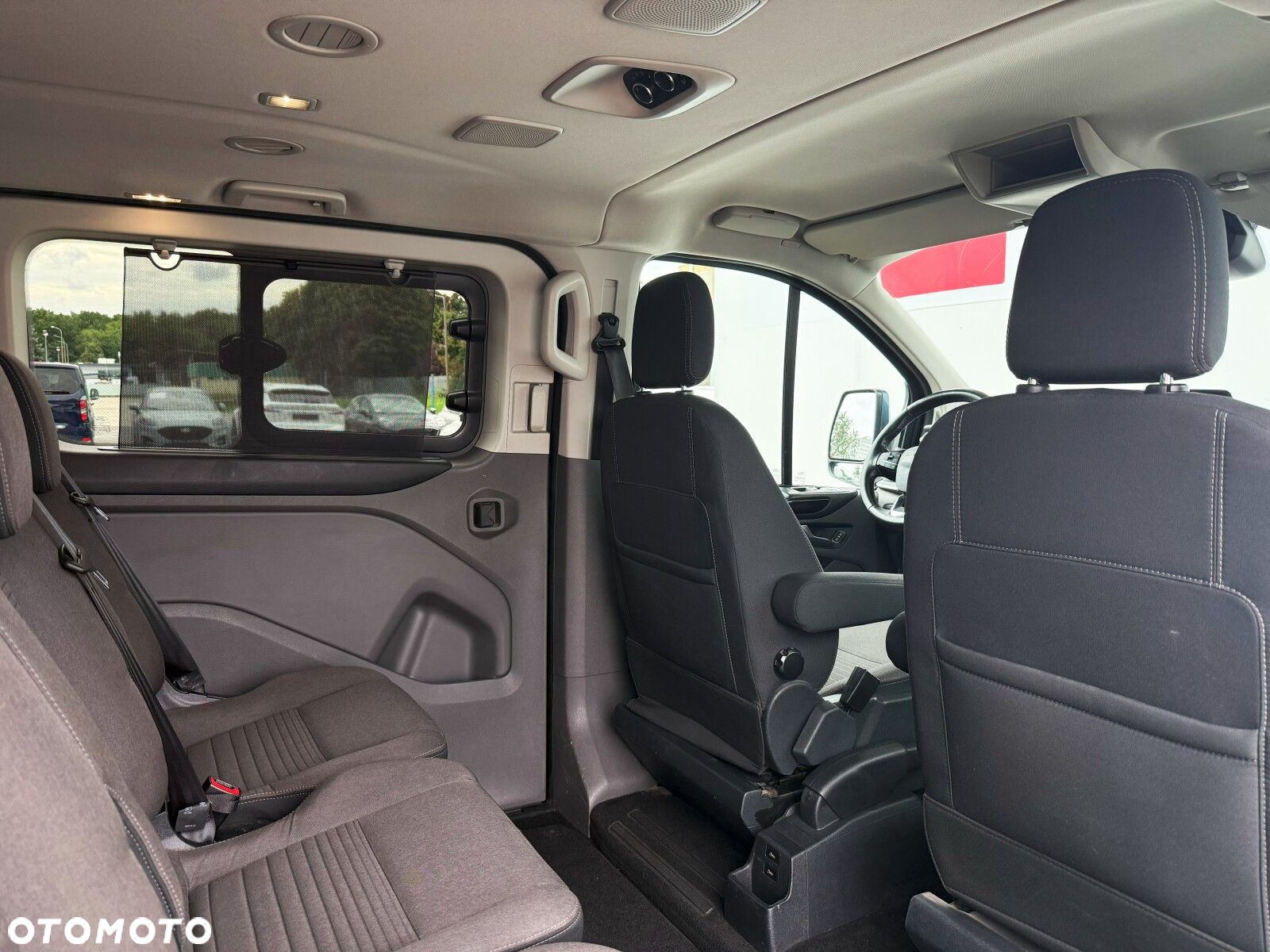 Ford Tourneo Custom - 28