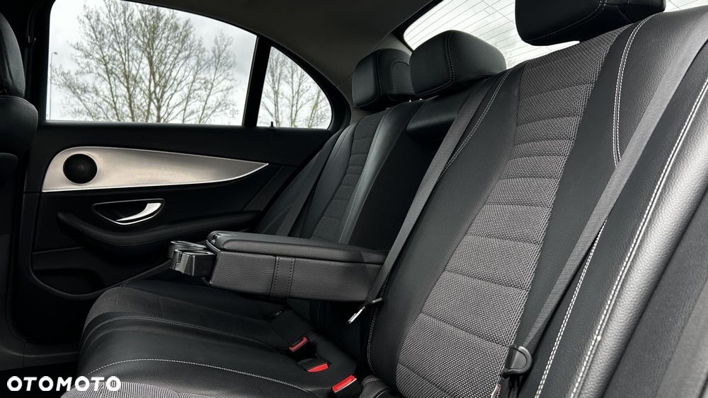 Mercedes-Benz Klasa E - 28