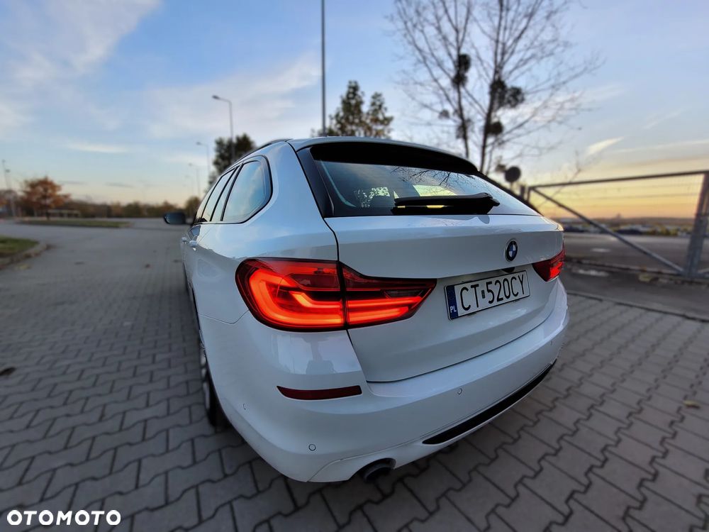 BMW Seria 5 520d Sport Line - 12