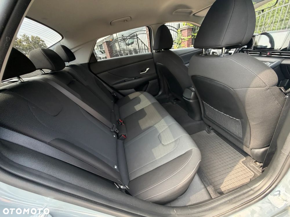 Hyundai Elantra 1.6 Modern CVT - 34