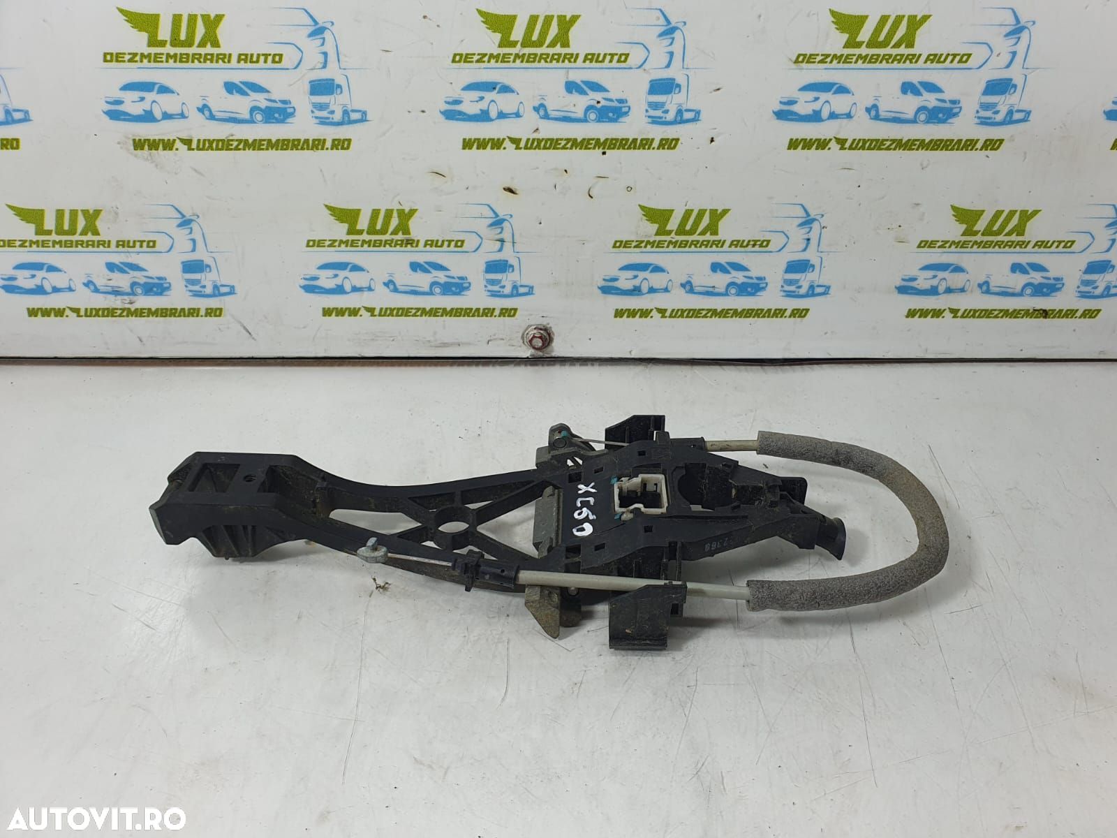 Suport maner exterior rh-30784203 Volvo V40 2  [din 2012 pana  2016] - 1