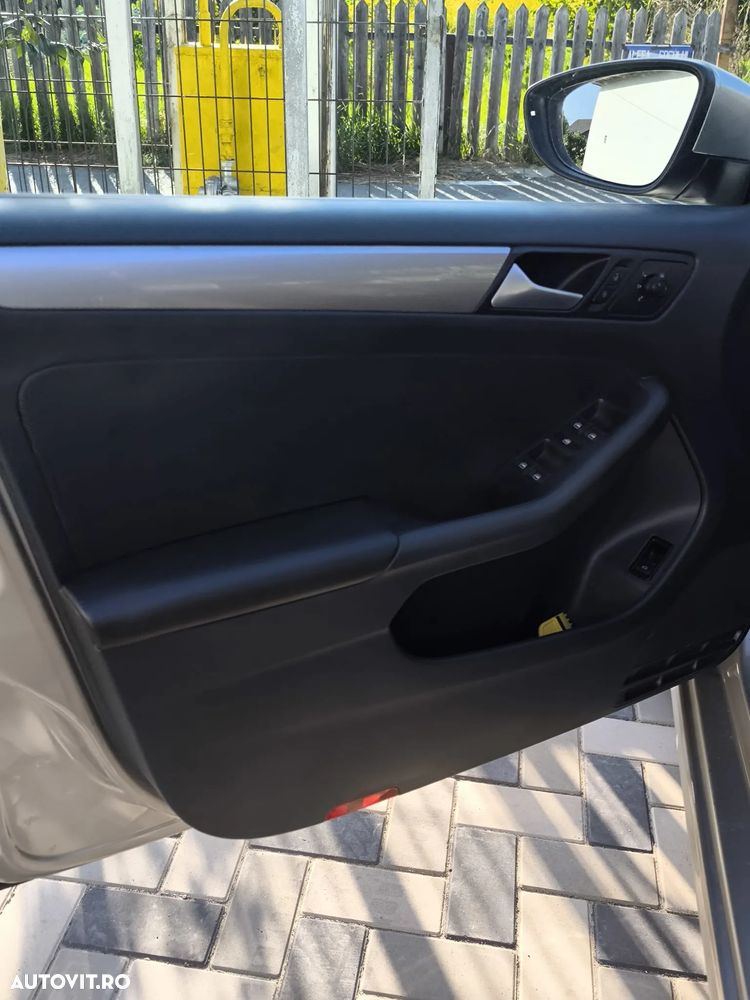 Volkswagen Jetta 1.2 TSI Comfortline - 13