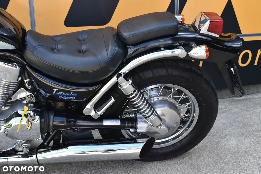 Suzuki Intruder - 11