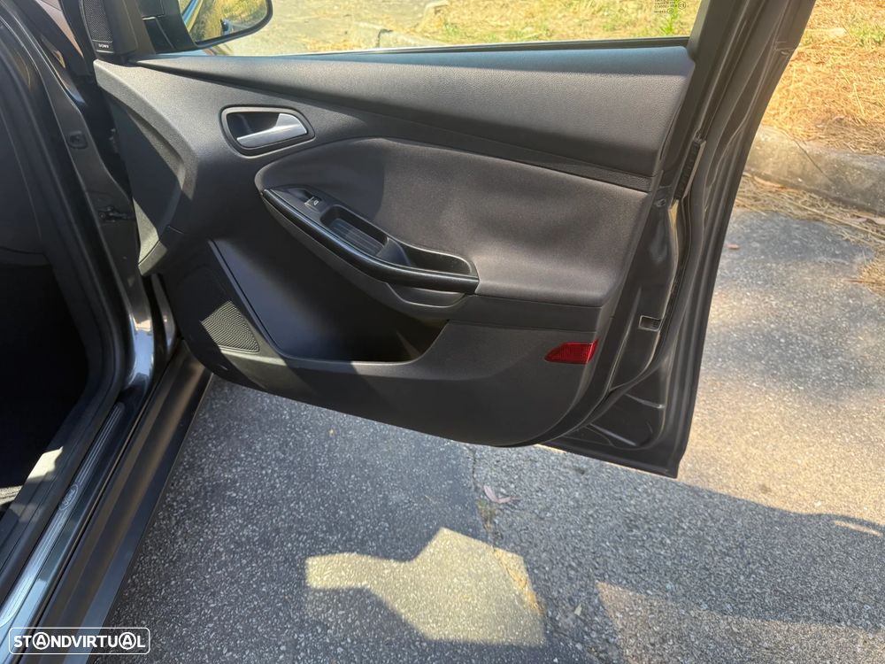 Ford Focus SW 1.5 TDCi Titanium - 15