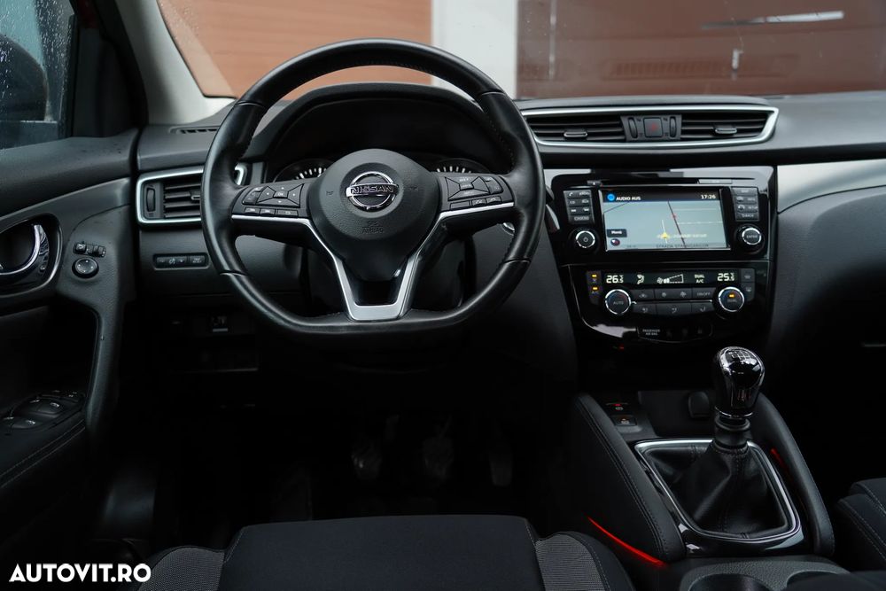 Nissan Qashqai 1.6 DIG-T N-Connecta - 12
