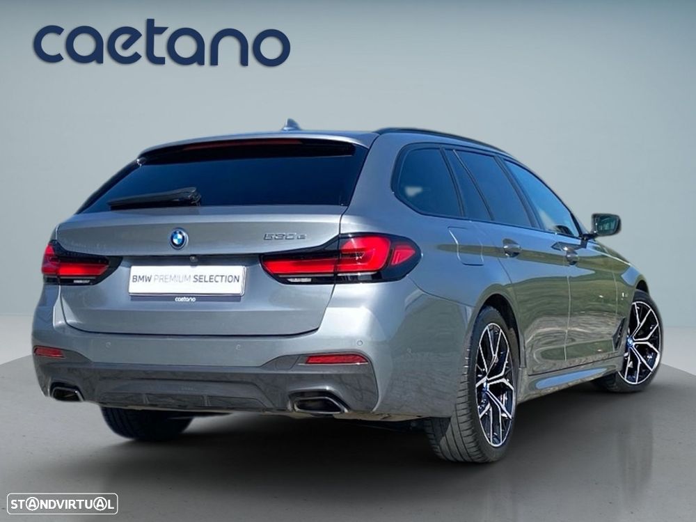 BMW 530 e Pack Desportivo M - 2