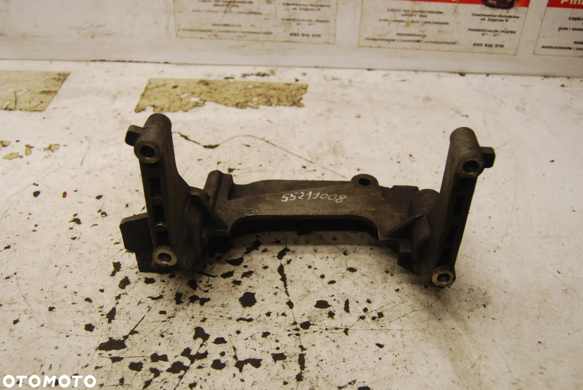 ŁAPA WSPORNIK SILNIKA 55219008 1.3 JTD ALFA ROMEO FIAT DOBLO - 2
