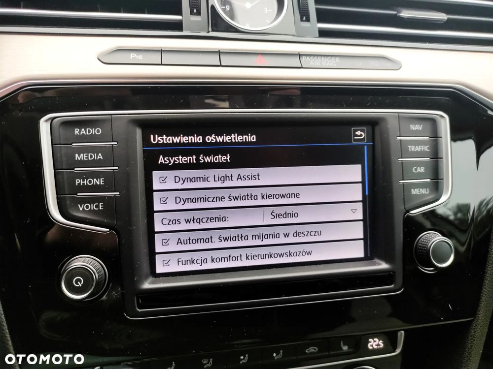 Volkswagen Passat - 12