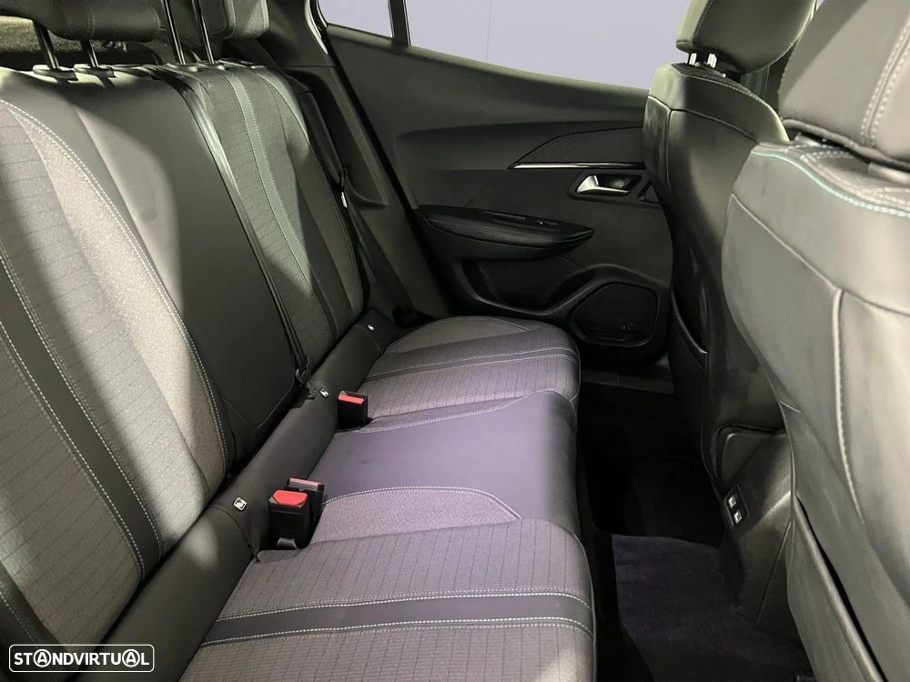 Peugeot e-2008 - 14