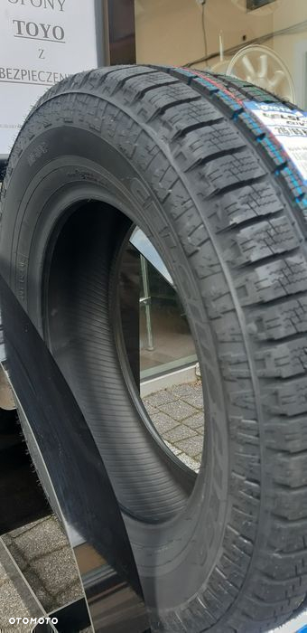 215/65R16C Toyo Celsius CARGO 109/107T Całoroczne NOWE KPL - 3