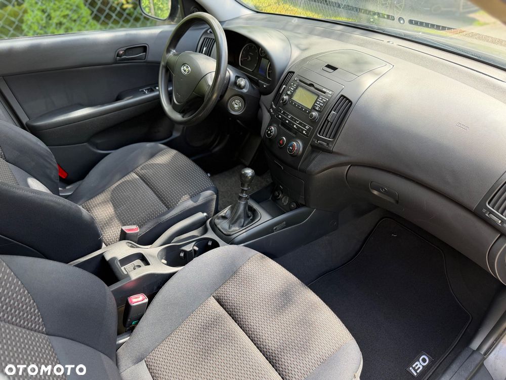 Hyundai i30 1.6 CRDi Base + World Cup - 7