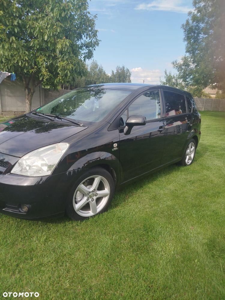 Toyota Corolla Verso - 3