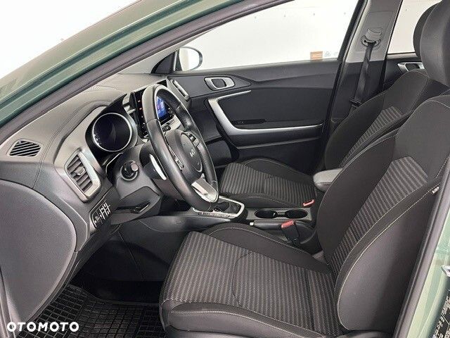 Kia Ceed 1.5 T-GDI M DCT - 33