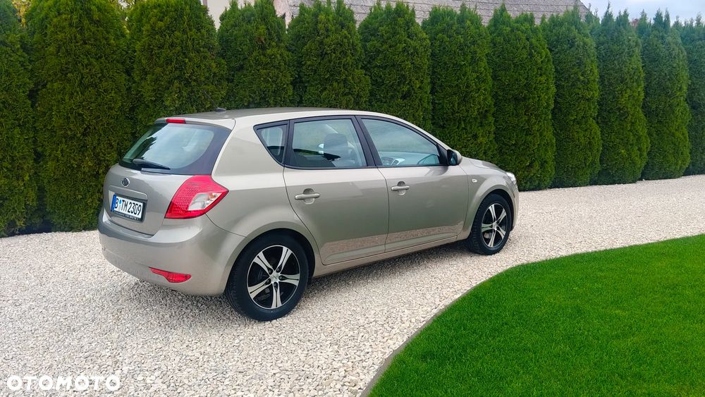 Kia Ceed 1.4 CVVT Spirit - 26